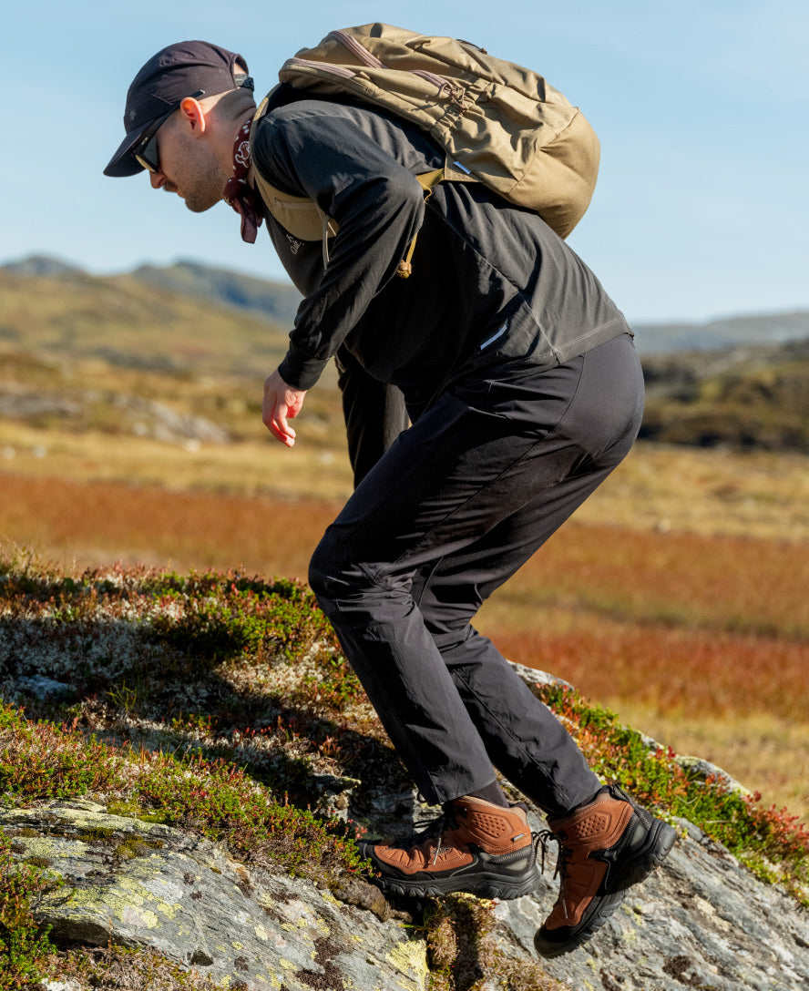 Men's Targhee IV Wide Waterproof Hiking Boot | Triple Black - Image 9