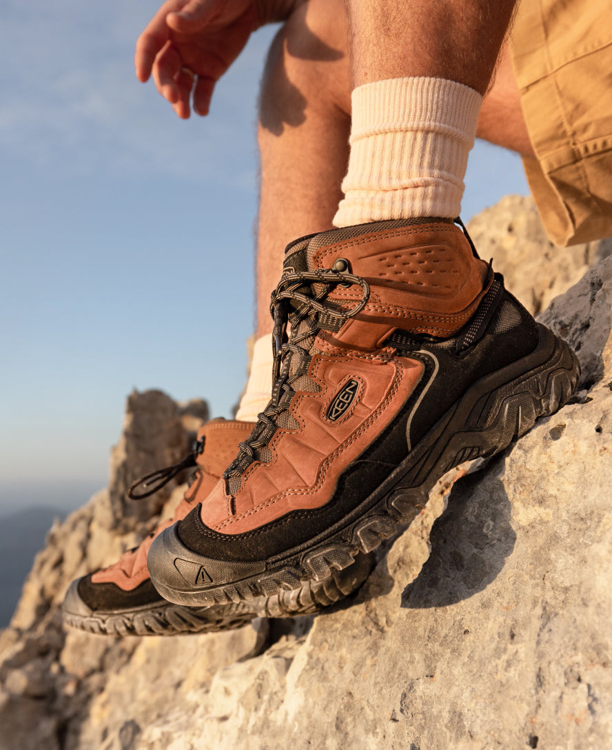 Men's Targhee IV Wide Waterproof Hiking Boot | Bison/Black - Image 8