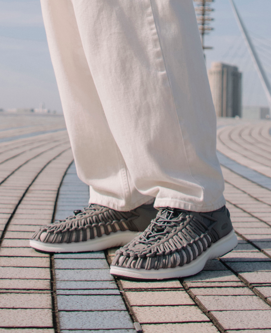 Men's UNEEK O3 Sneaker Sandal | Birch/Star White - Image 9